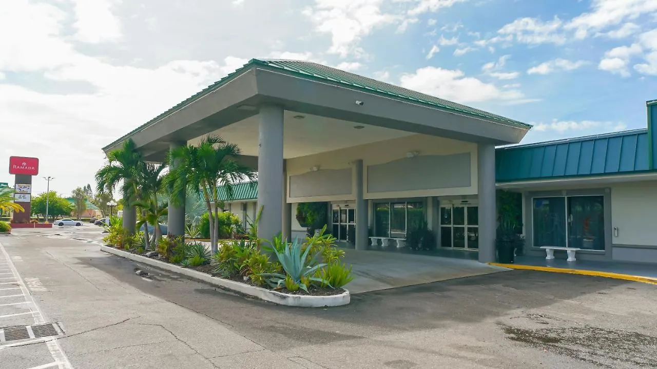 Sarasota Cay Club #612 - Heated Pool, Bunk Beds, Huge Tv, Tiki Bar, More! 0*,