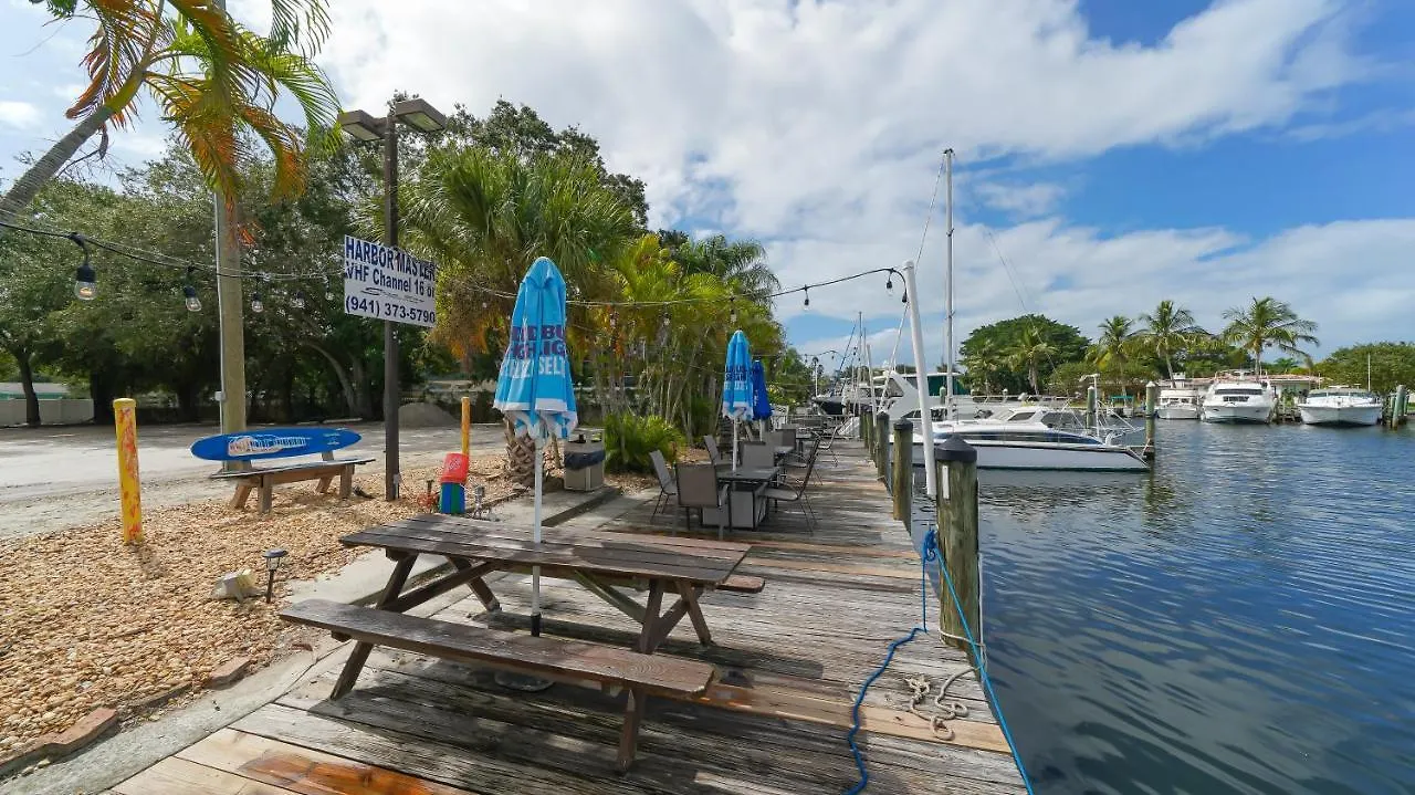 Sarasota Cay Club #612 - Heated Pool, Bunk Beds, Huge Tv, Tiki Bar, More!
